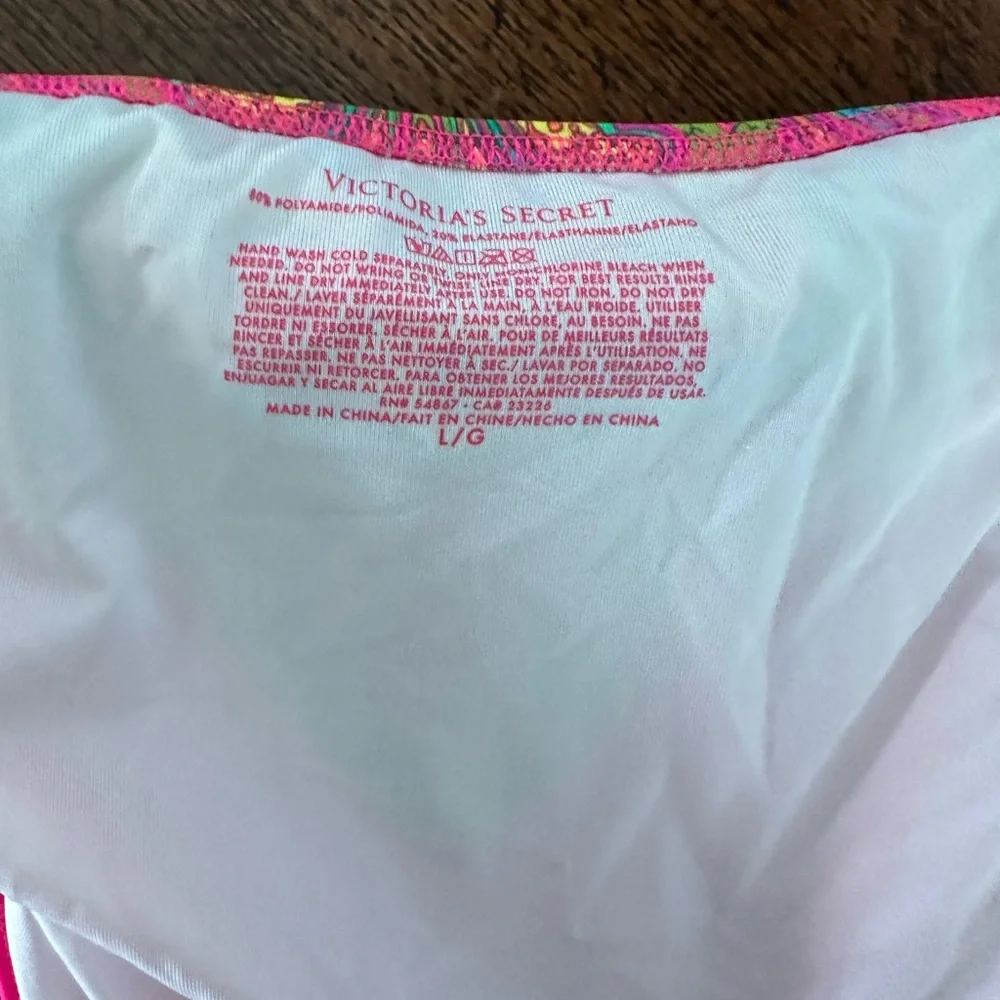 NWOT SZ L VS Bottoms
